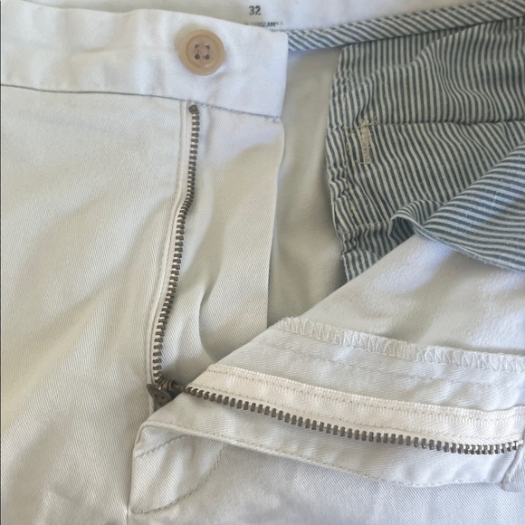 Izod Men's Coral and Cream Flat Front Shorts - Picture 6 of 7